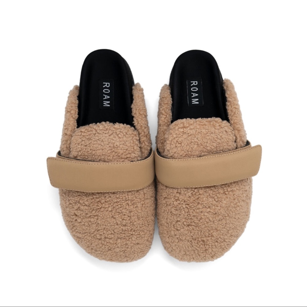 ROAM shearling clog